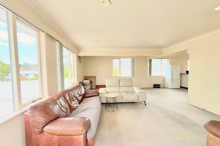 Photo of property in 8 Jellicoe Road, Murrays Bay, Auckland, 0630