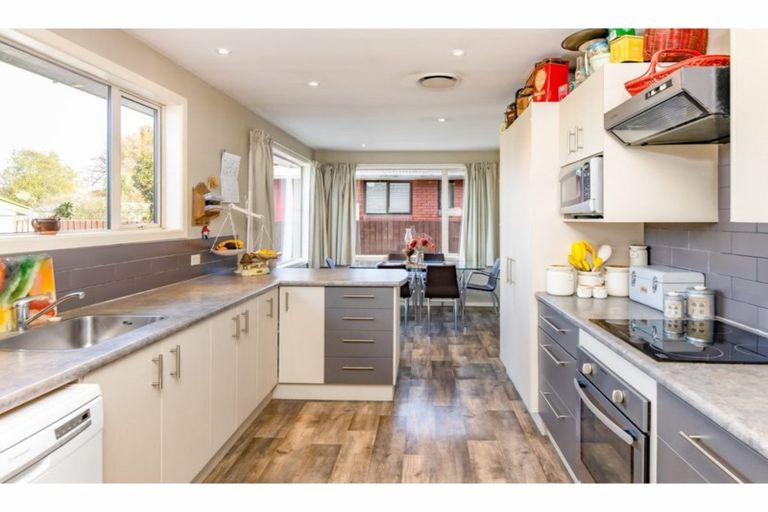 Photo of property in 72 Wingate Street, Redwood, Christchurch, 8051