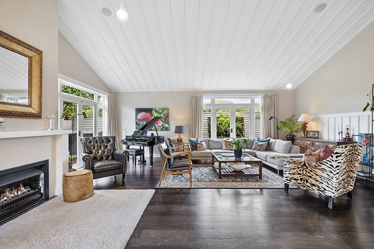 Photo of property in 15 Holsworthy Road, Lower Vogeltown, New Plymouth, 4310