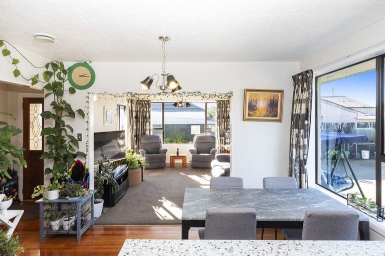 Photo of property in 3 Clipper Place, Redwood, Christchurch, 8051