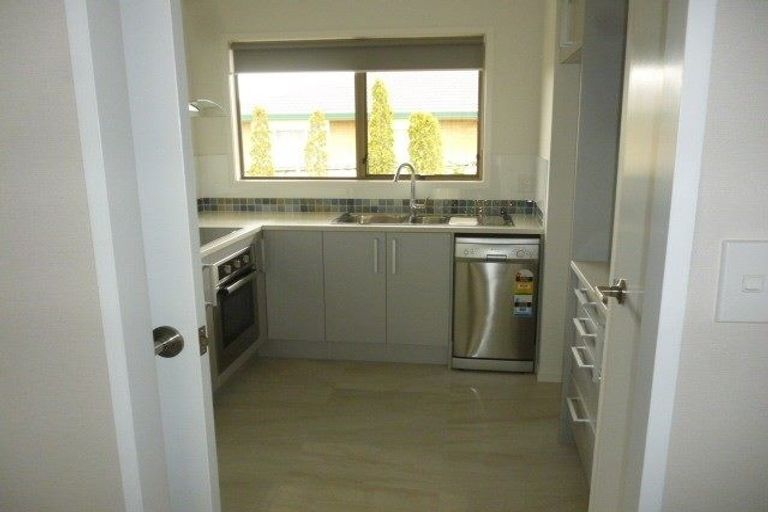 Photo of property in 1/76 Wellington Street, Howick, Auckland, 2014