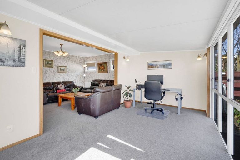 Photo of property in 12 Miro Street, Merrilands, New Plymouth, 4312