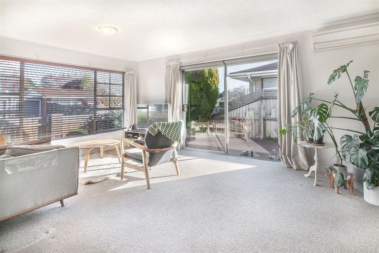 Photo of property in 7 Apsley Drive, Russley, Christchurch, 8042