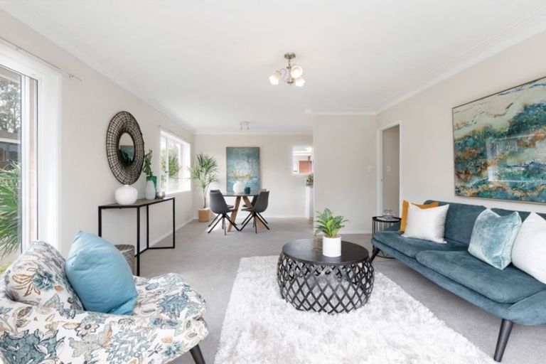 Photo of property in 2/24 Highland Park Drive, Highland Park, Auckland, 2010