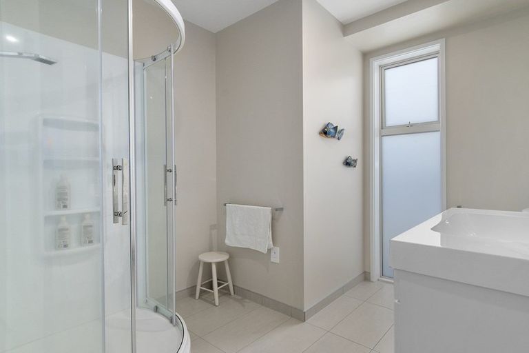 Photo of property in 32 Saint Pauls Drive, Brookfield, Tauranga, 3110