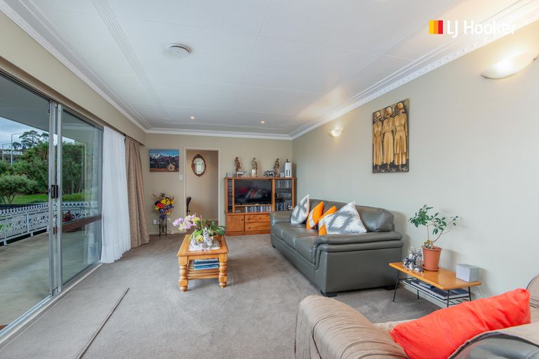 Photo of property in 9 Kinmont Crescent, Kinmont Park, Mosgiel, 9024