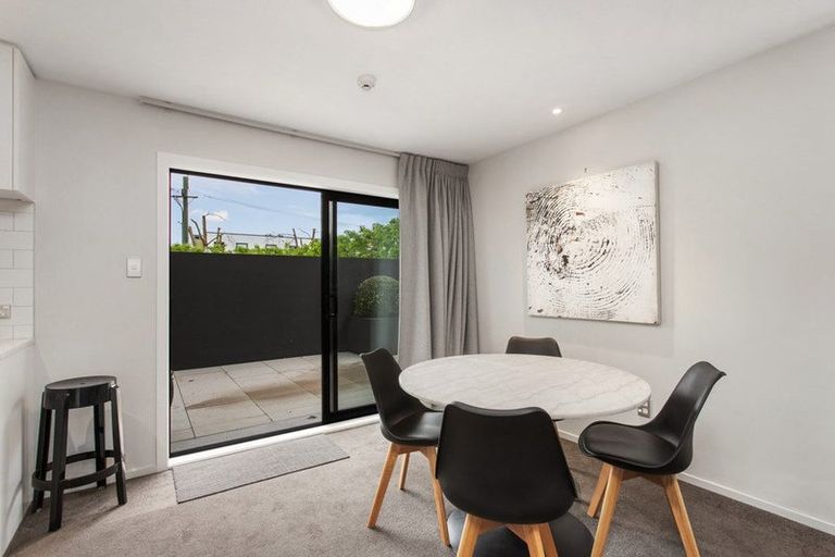 Photo of property in 2/18 Carlton Mill Road, Merivale, Christchurch, 8014