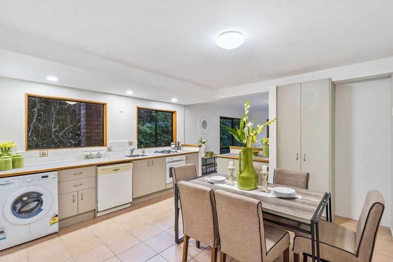 Photo of property in 2/6 County Road, Torbay, Auckland, 0630