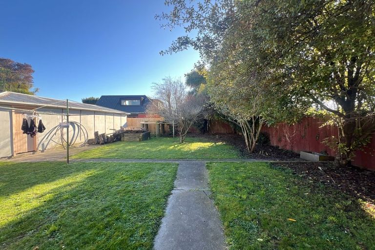 Photo of property in 11 Lochee Road, Upper Riccarton, Christchurch, 8041