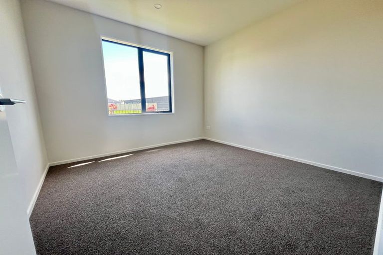 Photo of property in 1 Comer Street, Halswell, Christchurch, 8025