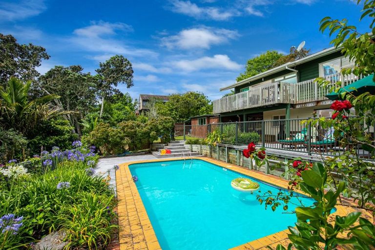 Photo of property in 5 Marae Road, Greenhithe, Auckland, 0632