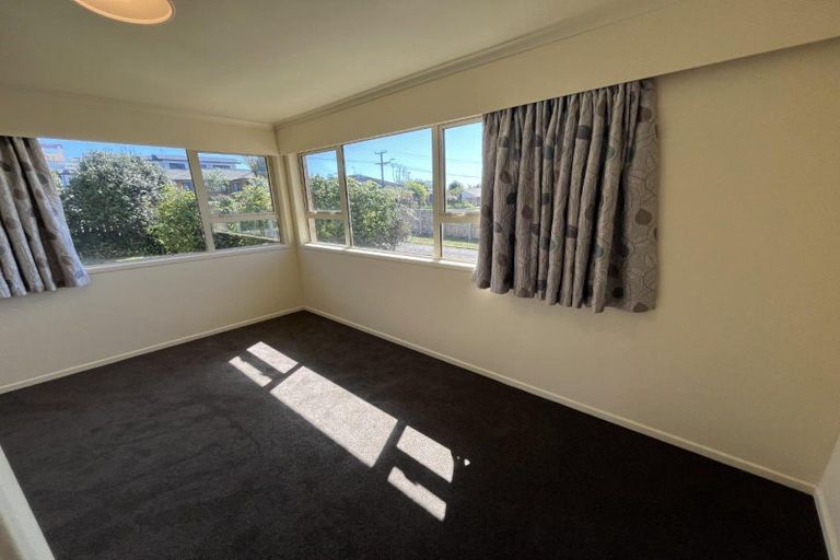 Photo of property in 21 Barrett Road, Whalers Gate, New Plymouth, 4310
