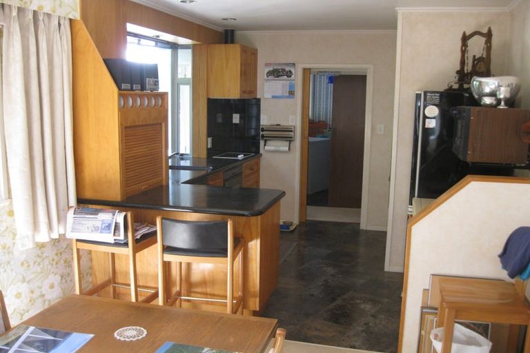 Photo of property in 17 Holly Grove, Maungaraki, Lower Hutt, 5010