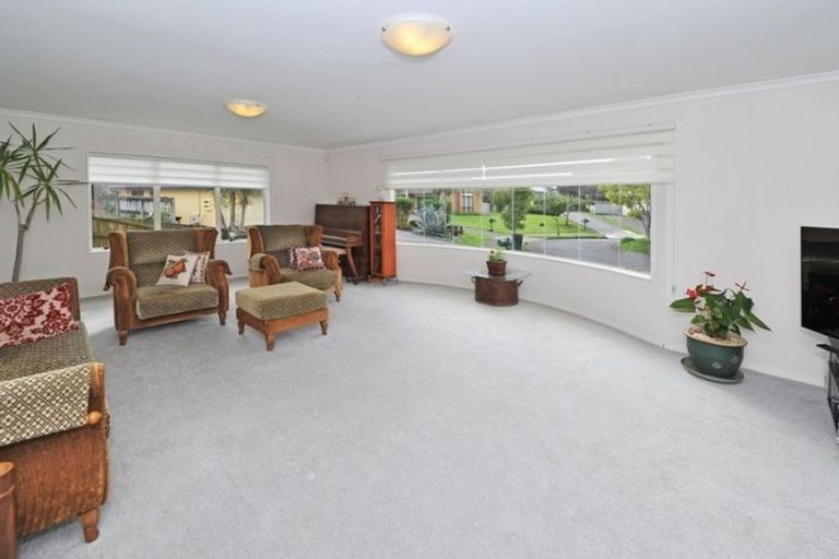 Photo of property in 12 Linicro Place, Wattle Downs, Auckland, 2103