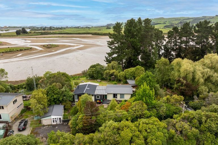 Photo of property in 3280 Waikouiti-waitati Road, Karitane, Waikouaiti, 9471