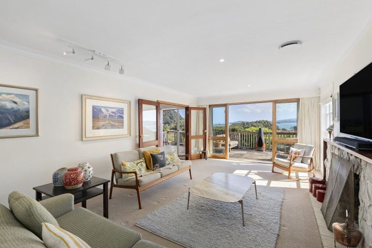 Photo of property in 15 Kotari Road, Days Bay, Lower Hutt, 5013