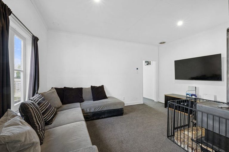 Photo of property in 15 Standish Street, Westown, New Plymouth, 4310