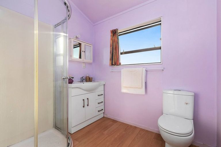 Photo of property in 11 Titirangi Road, New Lynn, Auckland, 0600