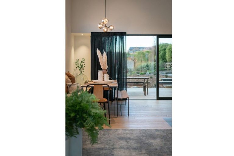 Photo of property in 17 Kapuka Lane, Wanaka, 9305