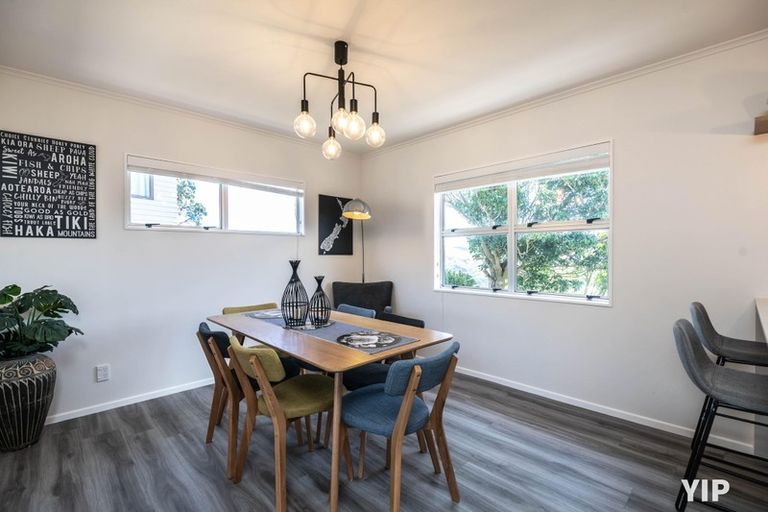 Photo of property in 43 Carluke Street, Paparangi, Wellington, 6037