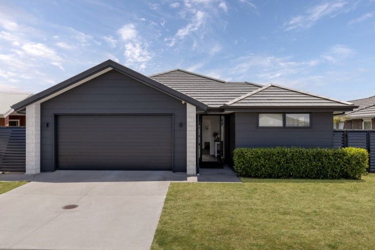 Photo of property in 22 Bill Miller Drive, Papamoa, 3118