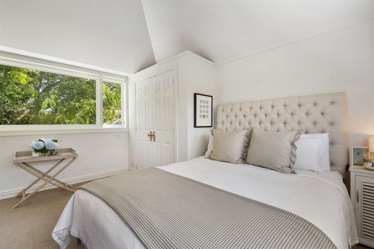 Photo of property in 49b Roland Road, Greenhithe, Auckland, 0632