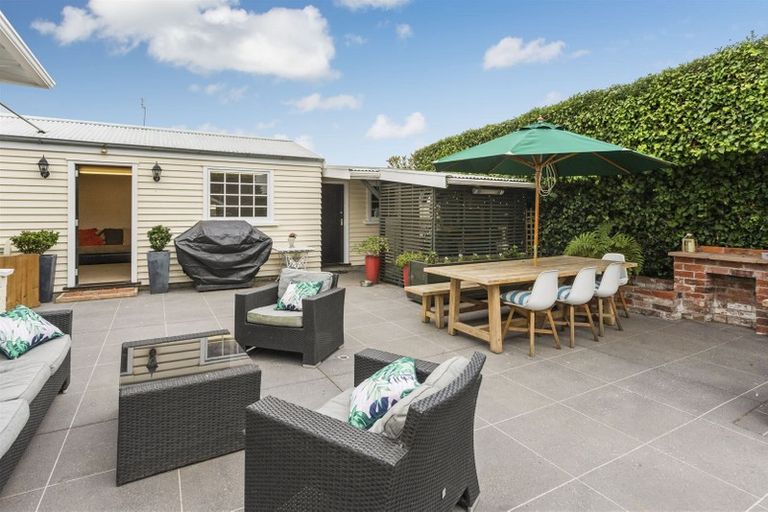 Photo of property in 27 Banks Avenue, Dallington, Christchurch, 8061