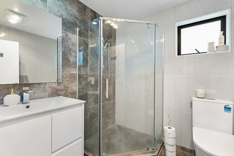 Photo of property in 14b Evans Road, Weymouth, Auckland, 2103