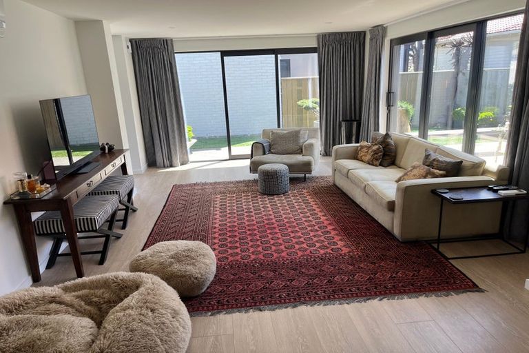 Photo of property in 66 Aikmans Road, Merivale, Christchurch, 8014