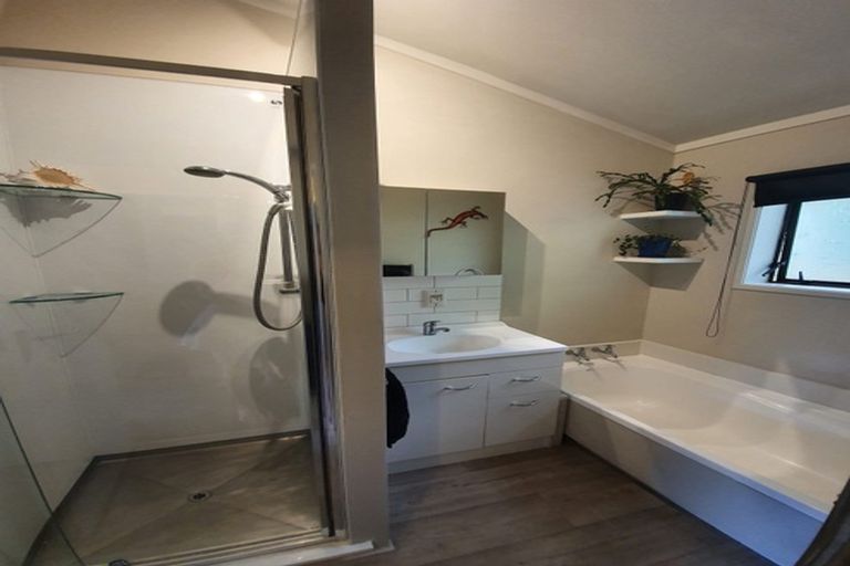 Photo of property in 1/7 Newstead Avenue, Browns Bay, Auckland, 0632