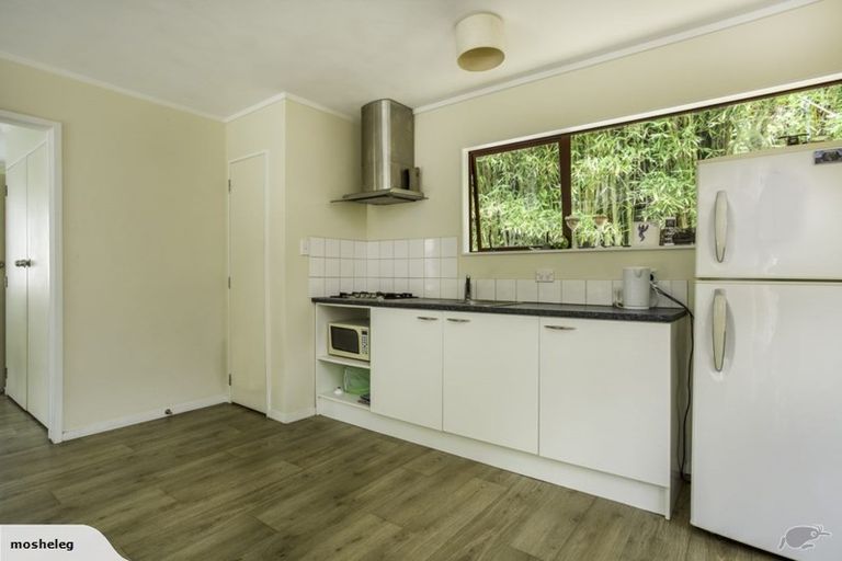 Photo of property in 24 Glenfinn Place, Massey, Auckland, 0614