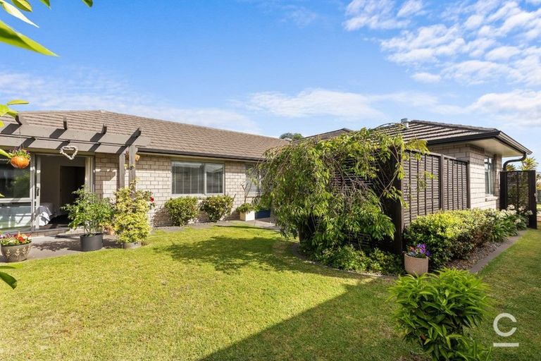 Photo of property in 25 Raiha Street, Papamoa Beach, Papamoa, 3118