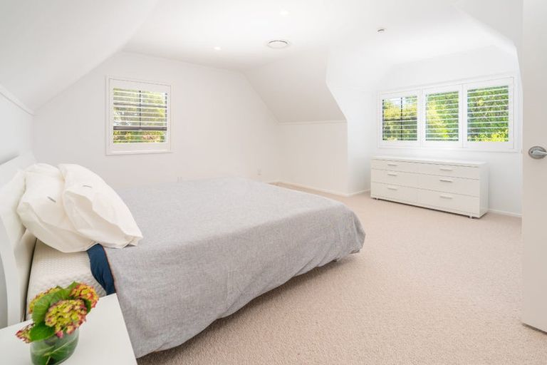 Photo of property in 5 Lavinia Grove, Waikanae Beach, Waikanae, 5036