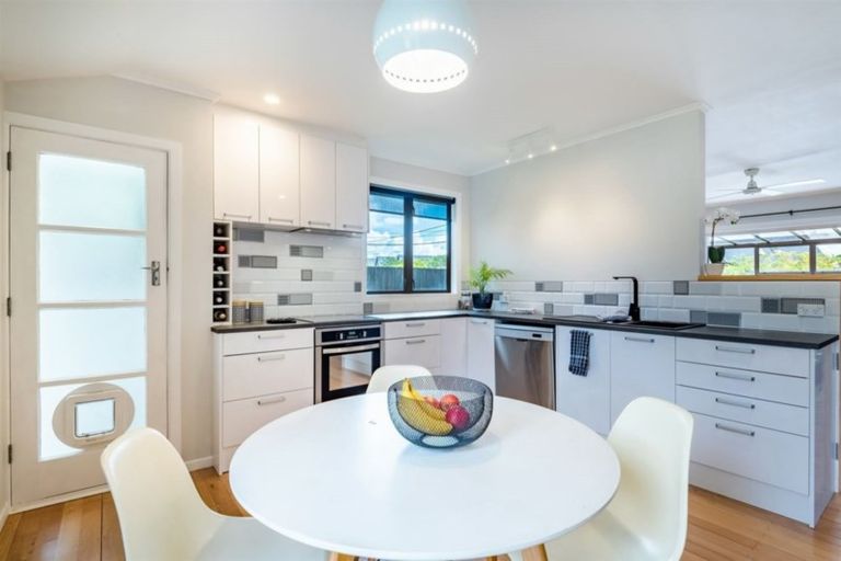 Photo of property in 27 Waipa Street, Birkenhead, Auckland, 0626