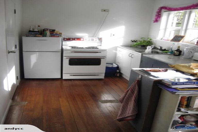 Photo of property in 5 Don Croot Street, Morningside, Auckland, 1021