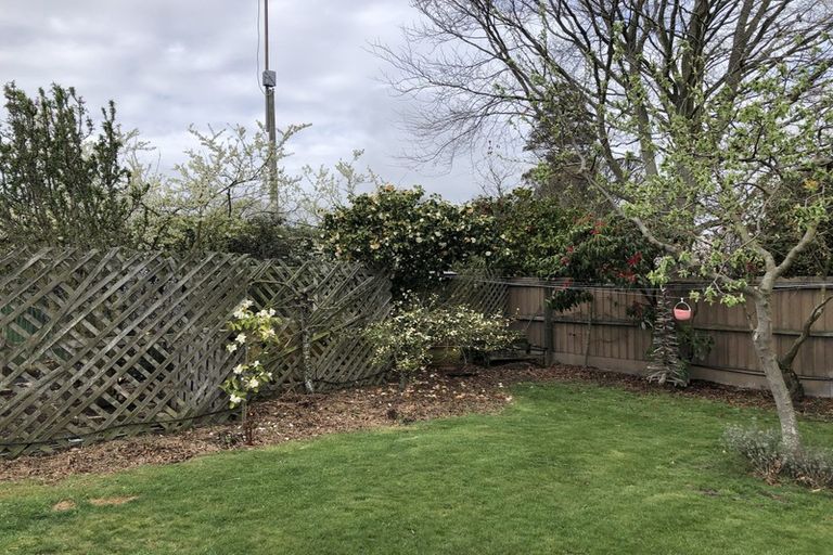 Photo of property in 122 Waimairi Road, Ilam, Christchurch, 8041