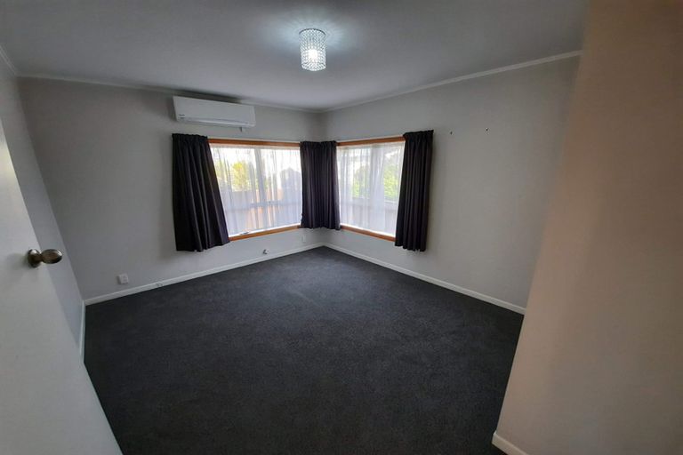 Photo of property in 32 Lewis Road, Pakuranga, Auckland, 2010