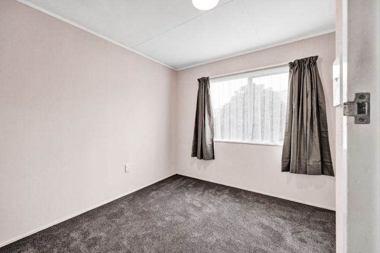 Photo of property in 22 Karaka Street, Inglewood, 4330