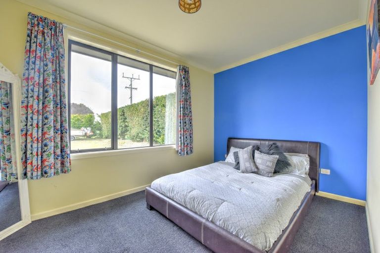 Photo of property in 176 Seaward Road, Edendale, 9825