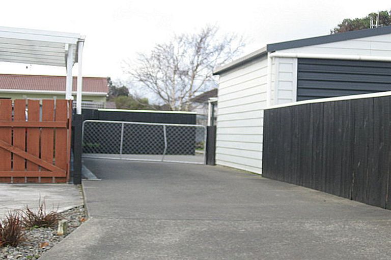 Photo of property in 16 Coromandel Court, Roslyn, Palmerston North, 4414