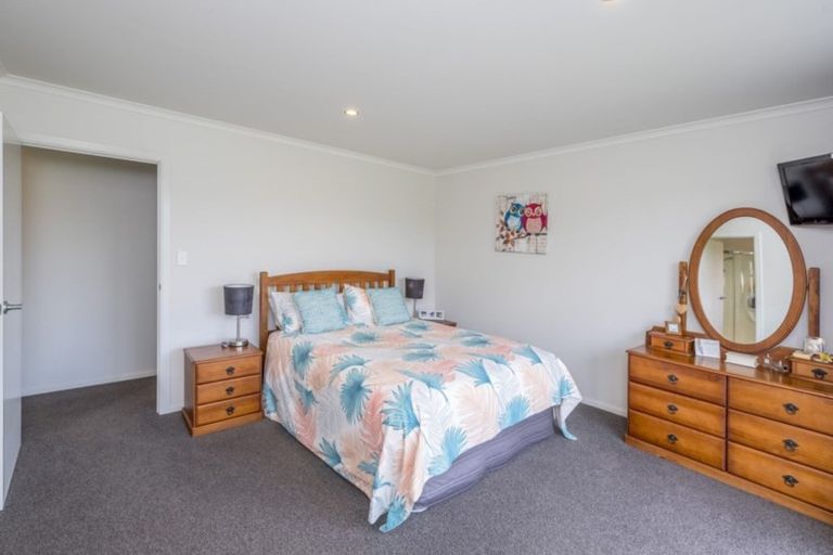 Photo of property in 9 Tullahoma Way, Ohau, Levin, 5570