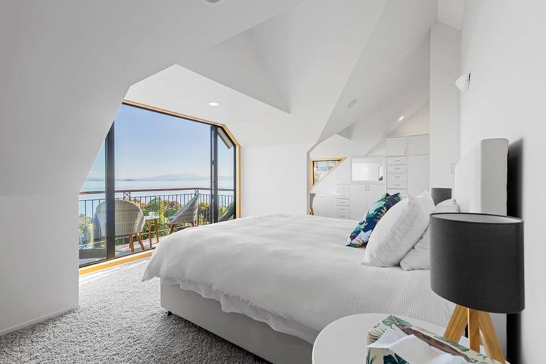 Photo of property in 3 Whakamoenga Point, Acacia Bay, Taupo, 3385