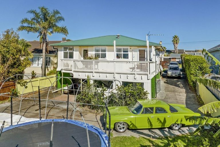 Photo of property in 30 Gardner Avenue, New Lynn, Auckland, 0600