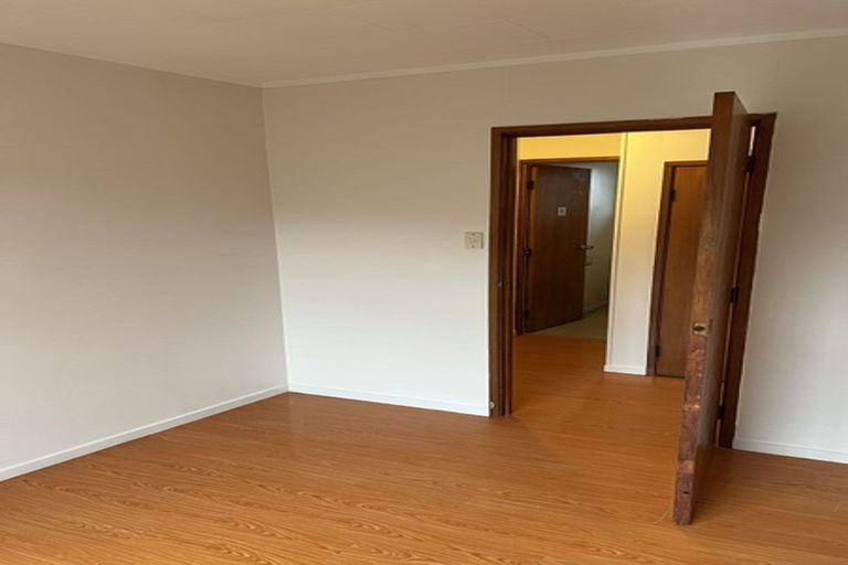 Photo of property in 17 Salamanca Road, Sunnynook, Auckland, 0620