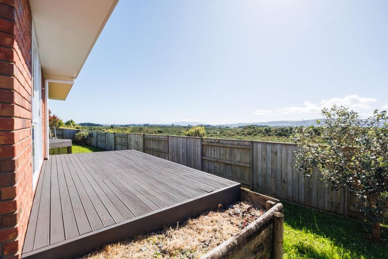 Photo of property in 20 Johnstone Drive, Fitzherbert, Palmerston North, 4410