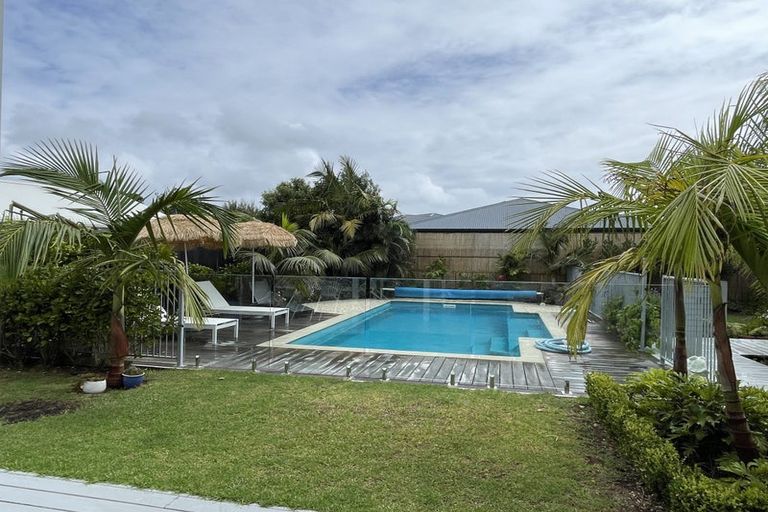 Photo of property in 2 Taimoana Close, Mangawhai Heads, Mangawhai, 0505