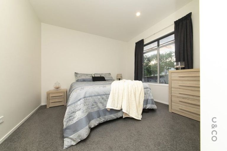 Photo of property in 1 Tauwaka Crescent, Riverhead, 0820