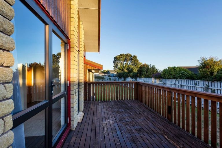 Photo of property in 8a Keats Place, Whalers Gate, New Plymouth, 4310