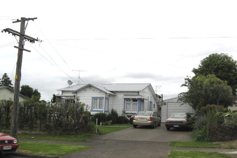 Photo of property in 8b Waimana Road, Conifer Grove, Takanini, 2112