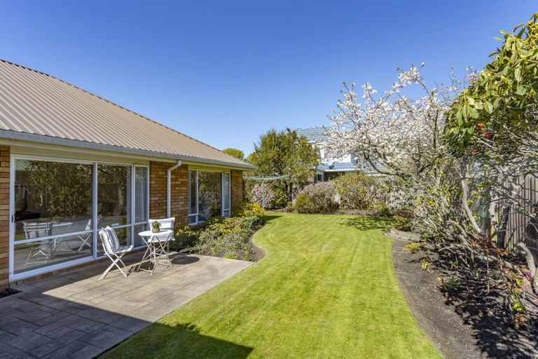 Photo of property in 4 Wardour Mews, Avonhead, Christchurch, 8042